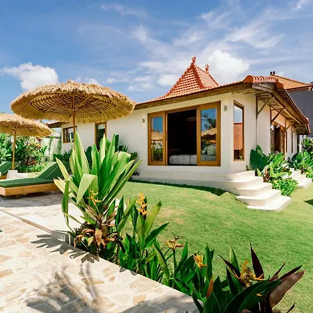 Canggu 14 Guests 7 Bedrooms Daily Breakfast & Service Huge Private Pool & Garden!